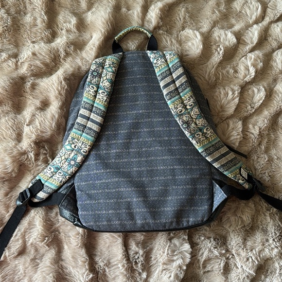 Volcom Patterned Backpack 🎒 - Picture 2 of 4